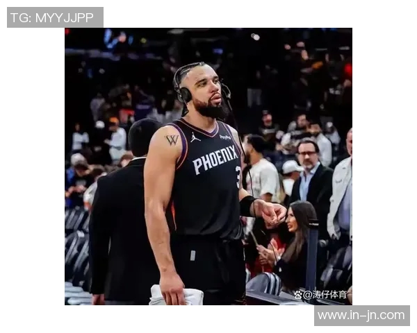 布克称赞狄龙拼搏精神伤愈期间曾关心他是否值得如此努力